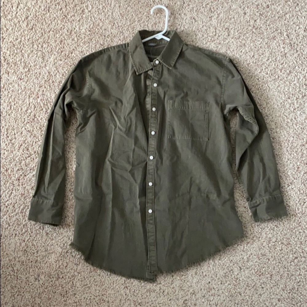 American Eagle Women’s button up shirt